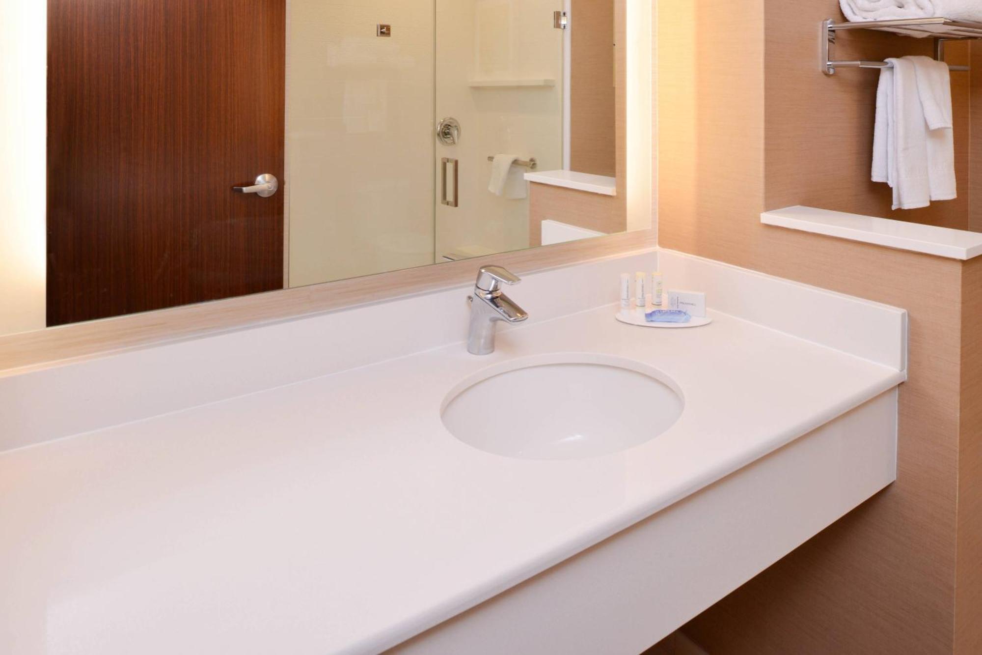 Fairfield Inn & Suites By Marriott Martinsburg Exteriör bild