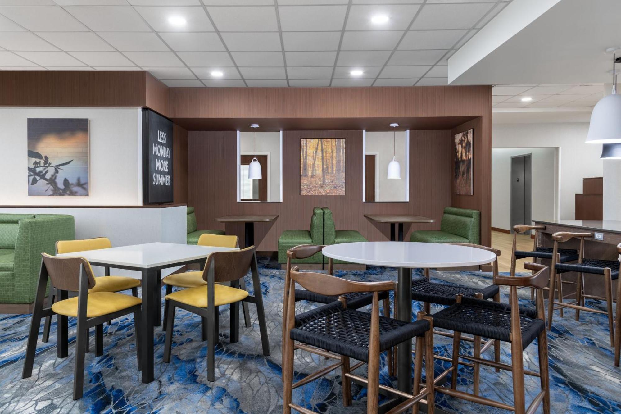 Fairfield Inn & Suites By Marriott Martinsburg Exteriör bild